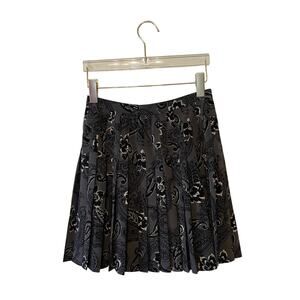 Vintage M mini skirt floral cottagecore pleated gray black white preppy fairy